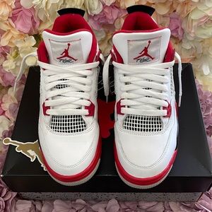 Gently Used Air Jordan 4 Retro Fire Red